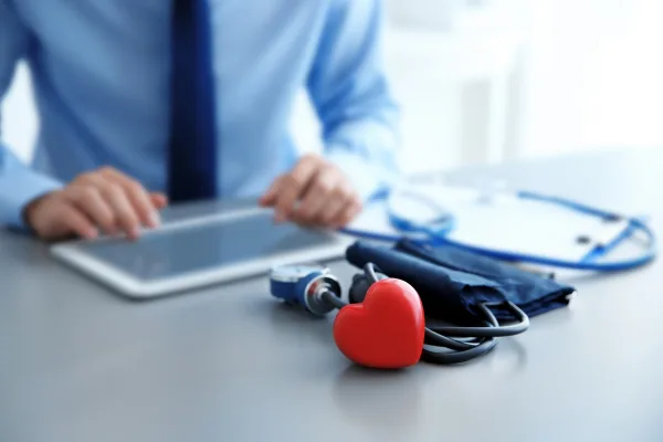 ¿Qué médico trata soplos cardíacos?